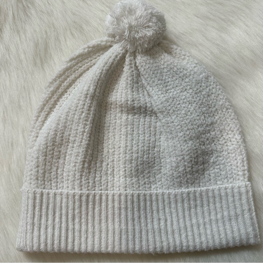 NWOT White Beenie - Picture 3 of 10